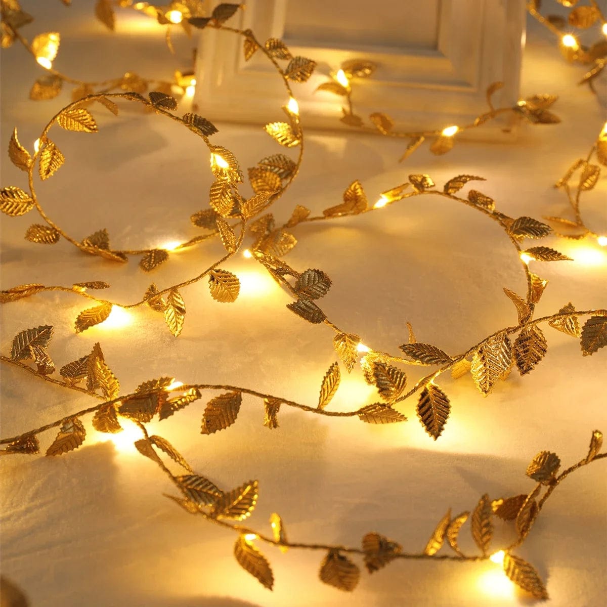 Gold and Silver Leaf String Lights - 20/50/100 LEDs - Premium  - Shop now at San Rocco Italia