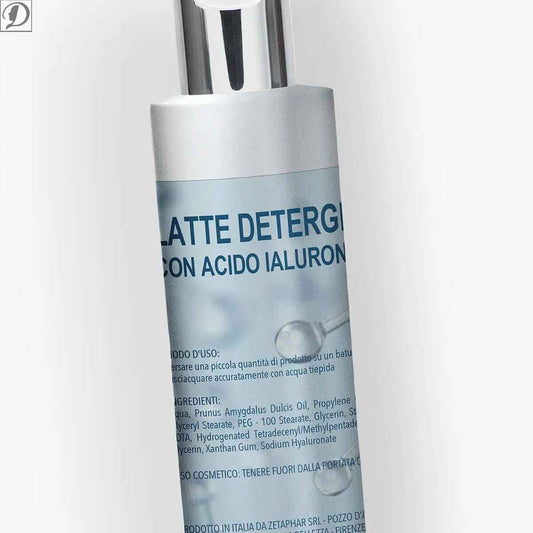 Latte detergente all acido ialuronico a tre pesi molecolari in bottiglia con tappo metallico
