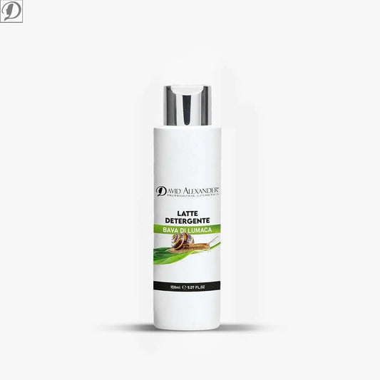 Flacone bianco con dosatore del latte detergente viso alla bava di lumaca con etichetta verde