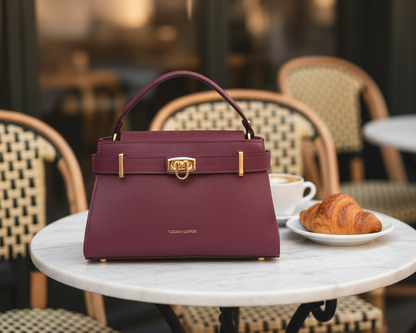 Maisy Bordeaux Parisian café