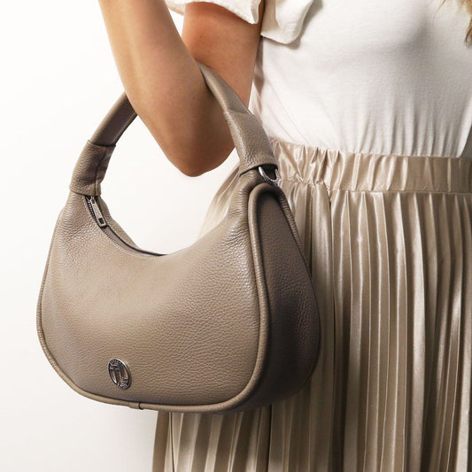 Michelle - Medium-sized leather hobo bag | TL142477