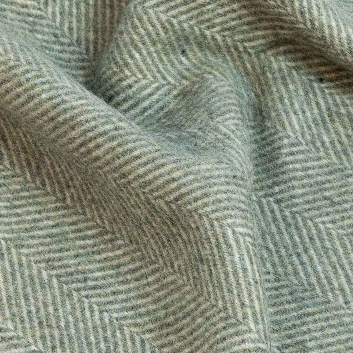 Natural Alpaca Wool Throw - Classic Fishbone - Premium  - Shop now at San Rocco Italia