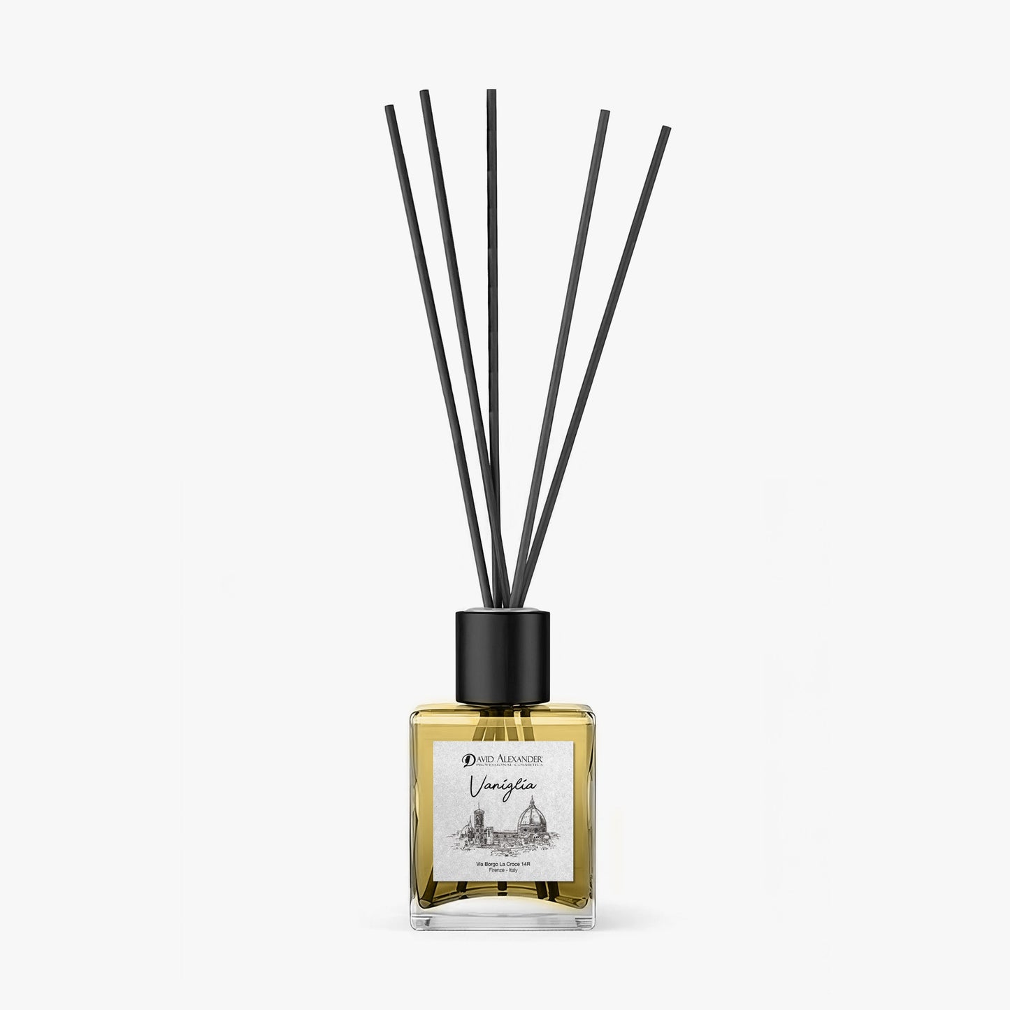 Profumatore per ambiente Vaniglia con bastoncini neri lunghi e liquido dorato in bottiglia di vetro quadrata etichetta artistica