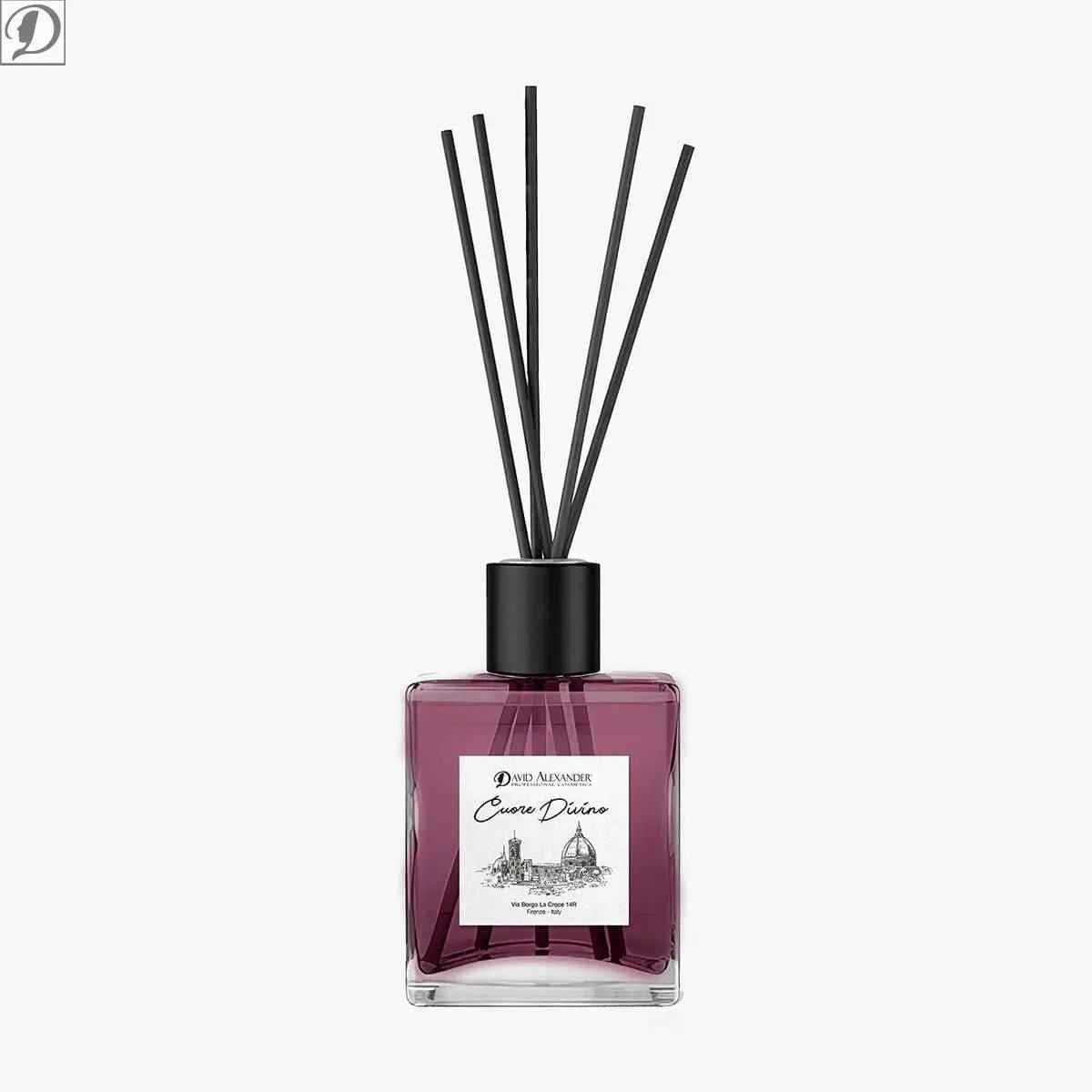 Profumatore ambiente Cuore Divino in vetro viola con tappo nero e bastoncini neri