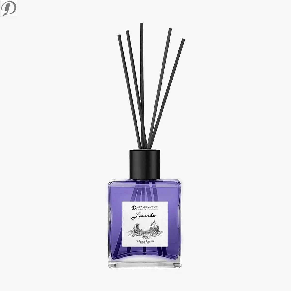 Profumatore per ambiente lavanda in flacone viola con bastoncini di bambù neri