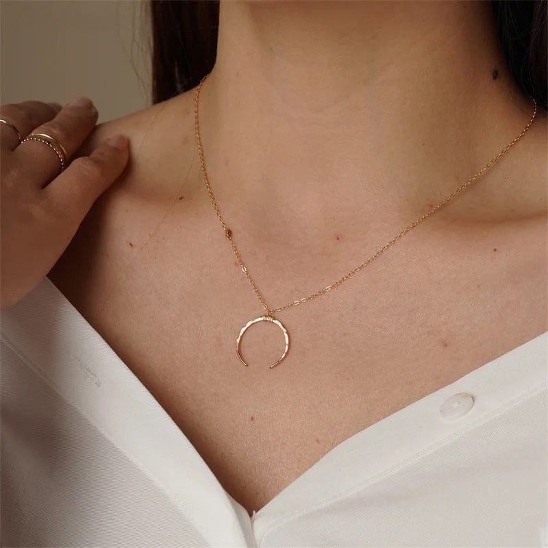 Handmade Hammered Moon Necklace | 14K Gold Filled/925 Silver Pendant - Premium Jewelry - Shop now at San Rocco Italia