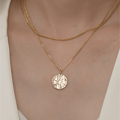 Custom Engraved Gold Necklace with Round Hammered Pendant | 14K Gold Filled - Pendant necklace - San Rocco Italia