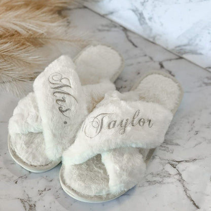 Personalized Fluffy Faux Fur Crossover Slippers - White, Pink, Grey or Black - Premium Slippers - Just €34.95! Shop now at San Rocco Italia