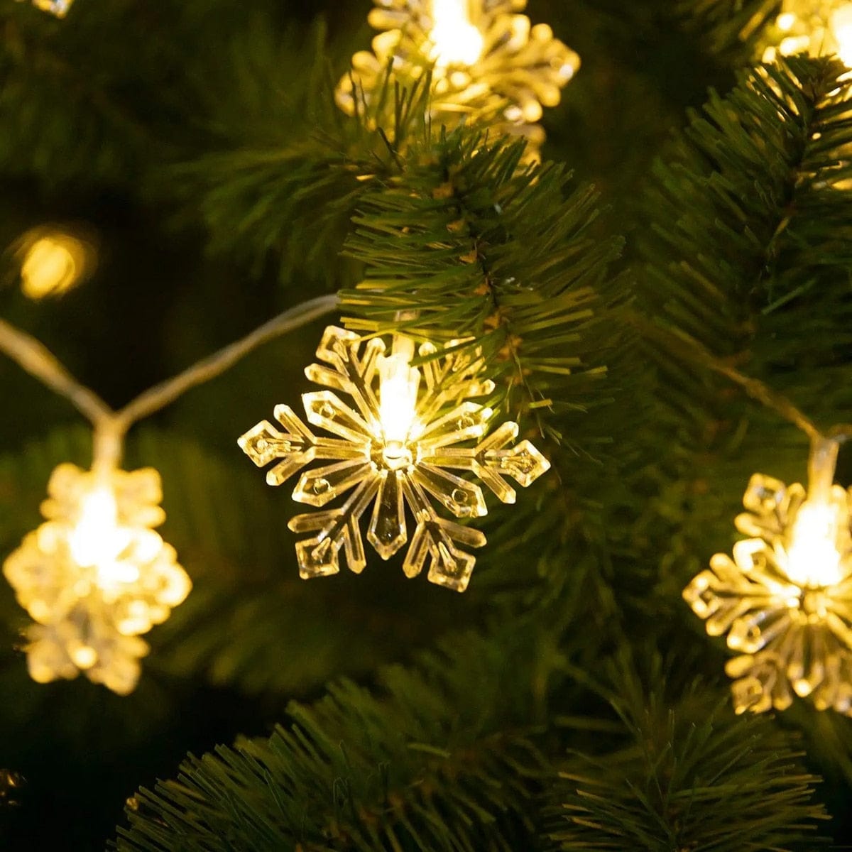 Snowflake, Christmas Tree, Snowman, Reindeer, and More Christmas Light - Premium Christmas Lights - Just €18.95! Shop now at San Rocco Italia