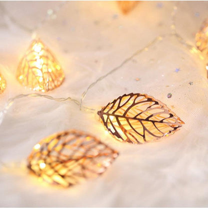 Gold Leaf Garland with LED Fairy Lights - Premium Christmas Lights - Just €19.95! Shop now at San Rocco Italia
