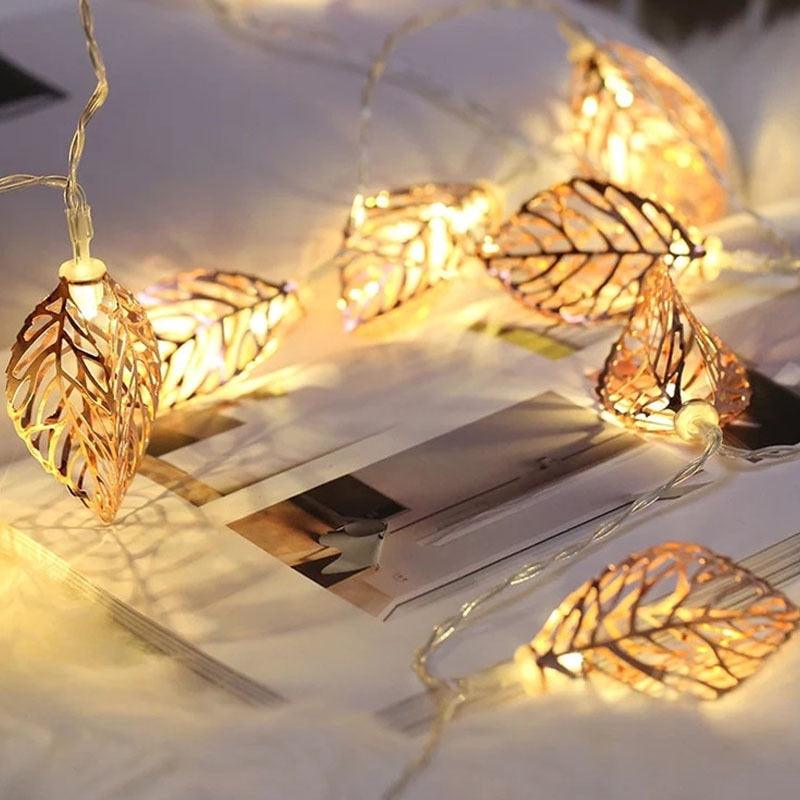 Gold Leaf Garland with LED Fairy Lights - Premium Christmas Lights - Shop now at San Rocco Italia