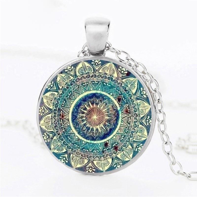 Vintage-style Glass Dome Pendant Necklace - Premium Jewelry - Just €10.95! Shop now at San Rocco Italia