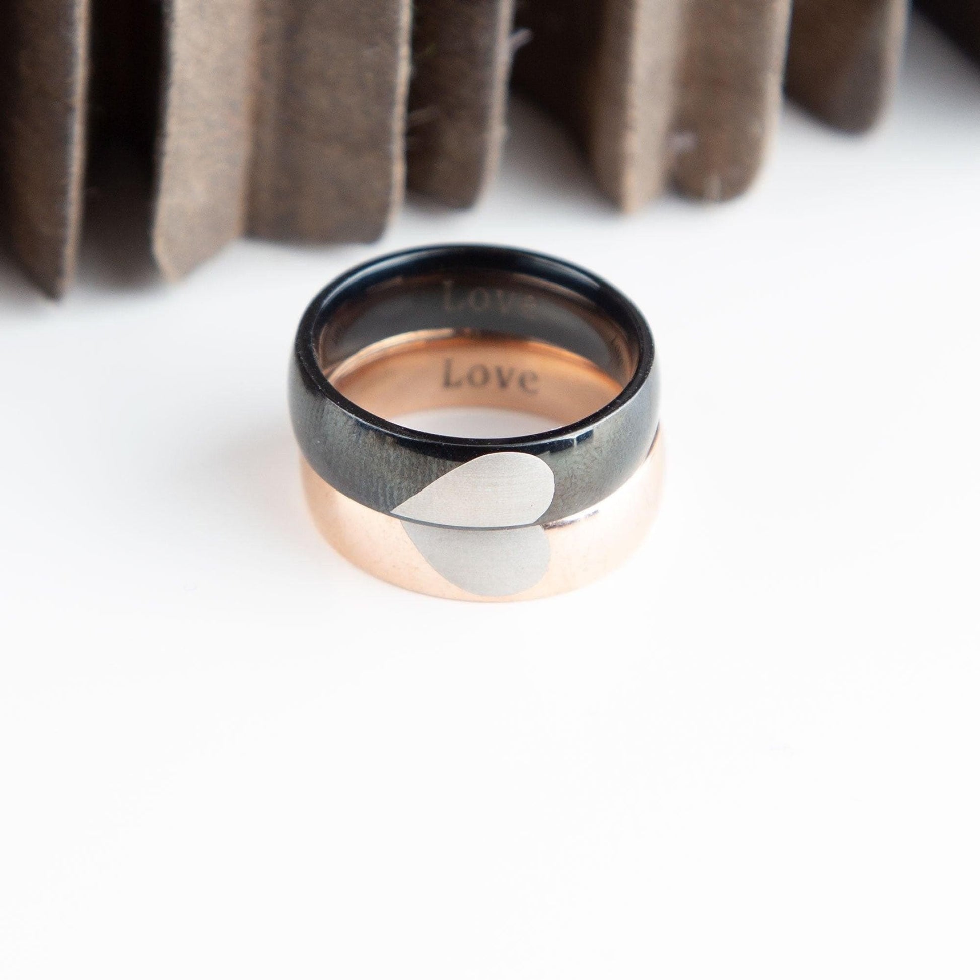Heart Couple Rings Set in Rose Gold and Black | Free engraving - Premium Jewelry & Watches - Shop now at San Rocco Italia