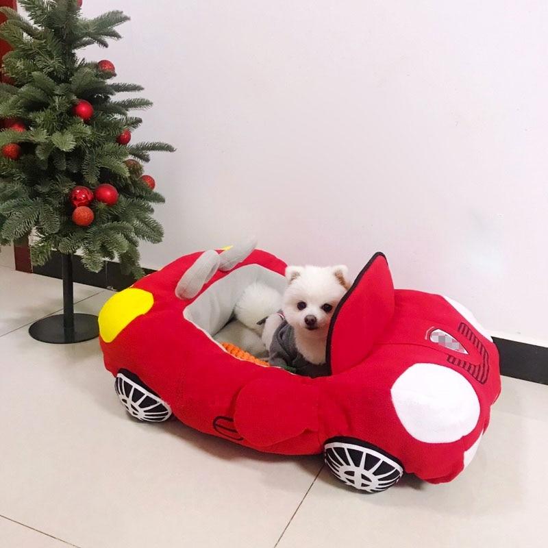 Car shaped outlet dog bed