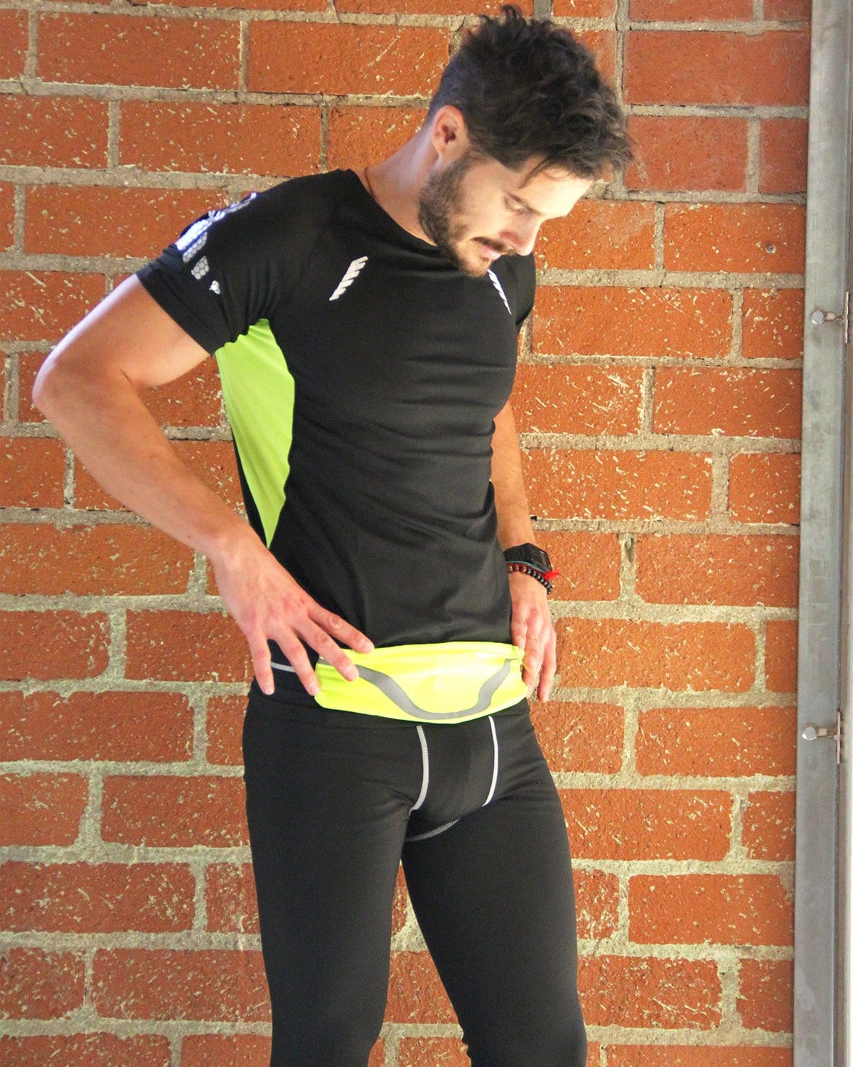 Rhythm Water-Resistant Reflective Running Belt Bag - Premium Sports & Entertainment - Just €47.95! Shop now at San Rocco Italia