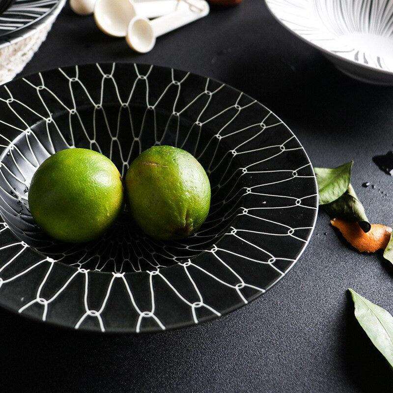 Geometric Black and White Ceramic Pasta Bowls | 22 cm and 25.5 cm - Premium Tableware - Shop now at San Rocco Italia
